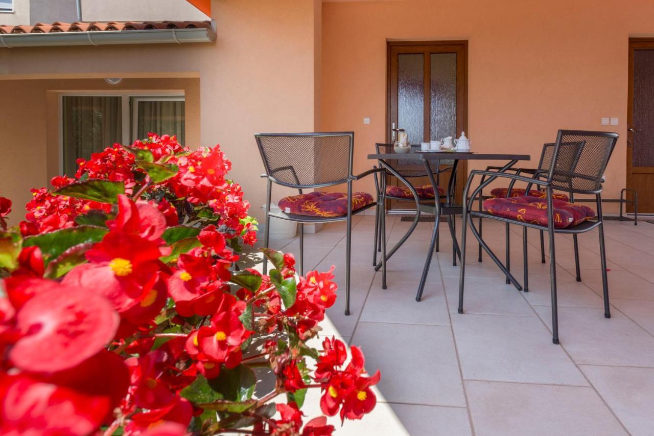 Apartments Petra Near Beach Veruda Dış mekan fotoğraf